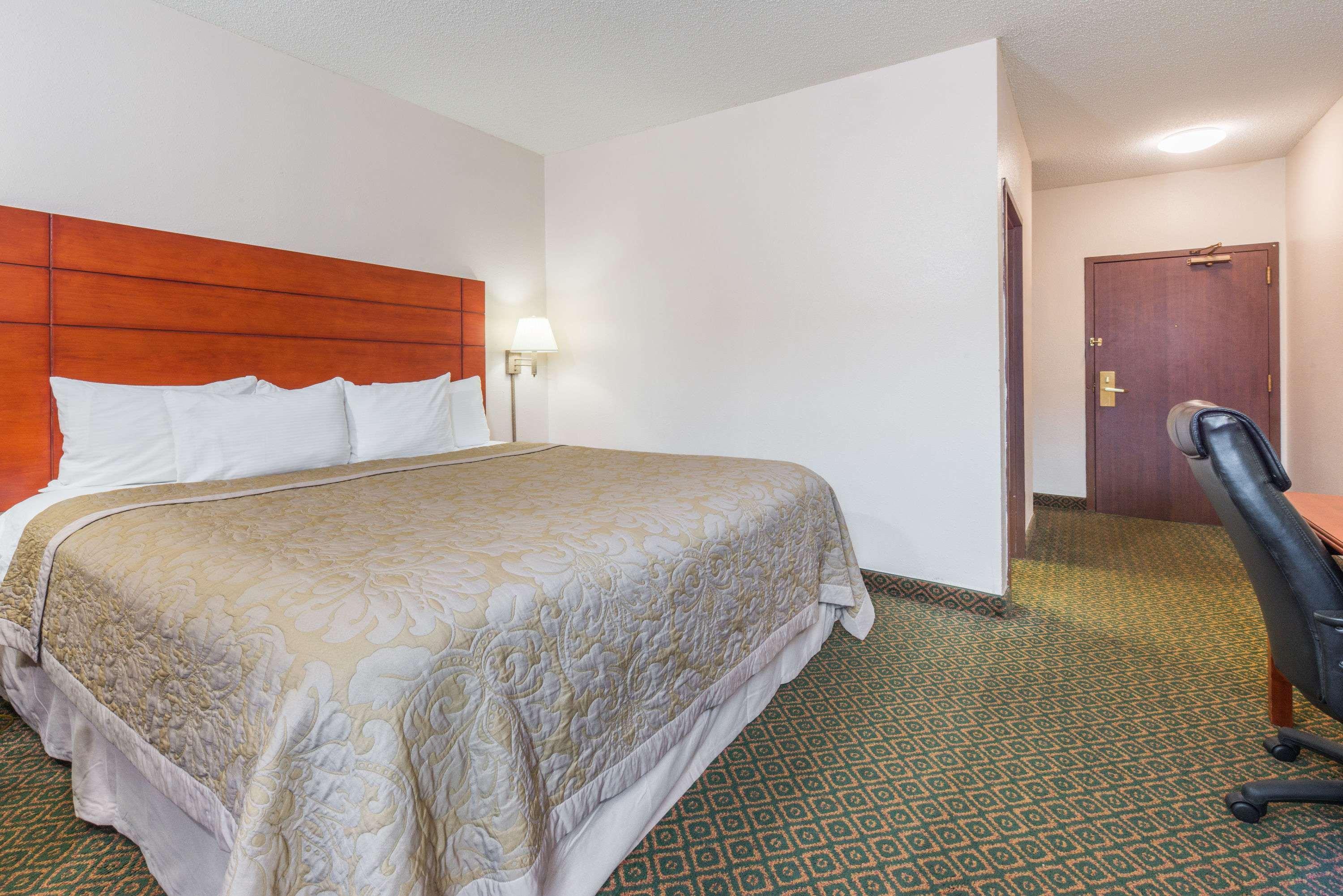 Super 8 By Wyndham St Charles Hotel Saint Charles Eksteriør billede