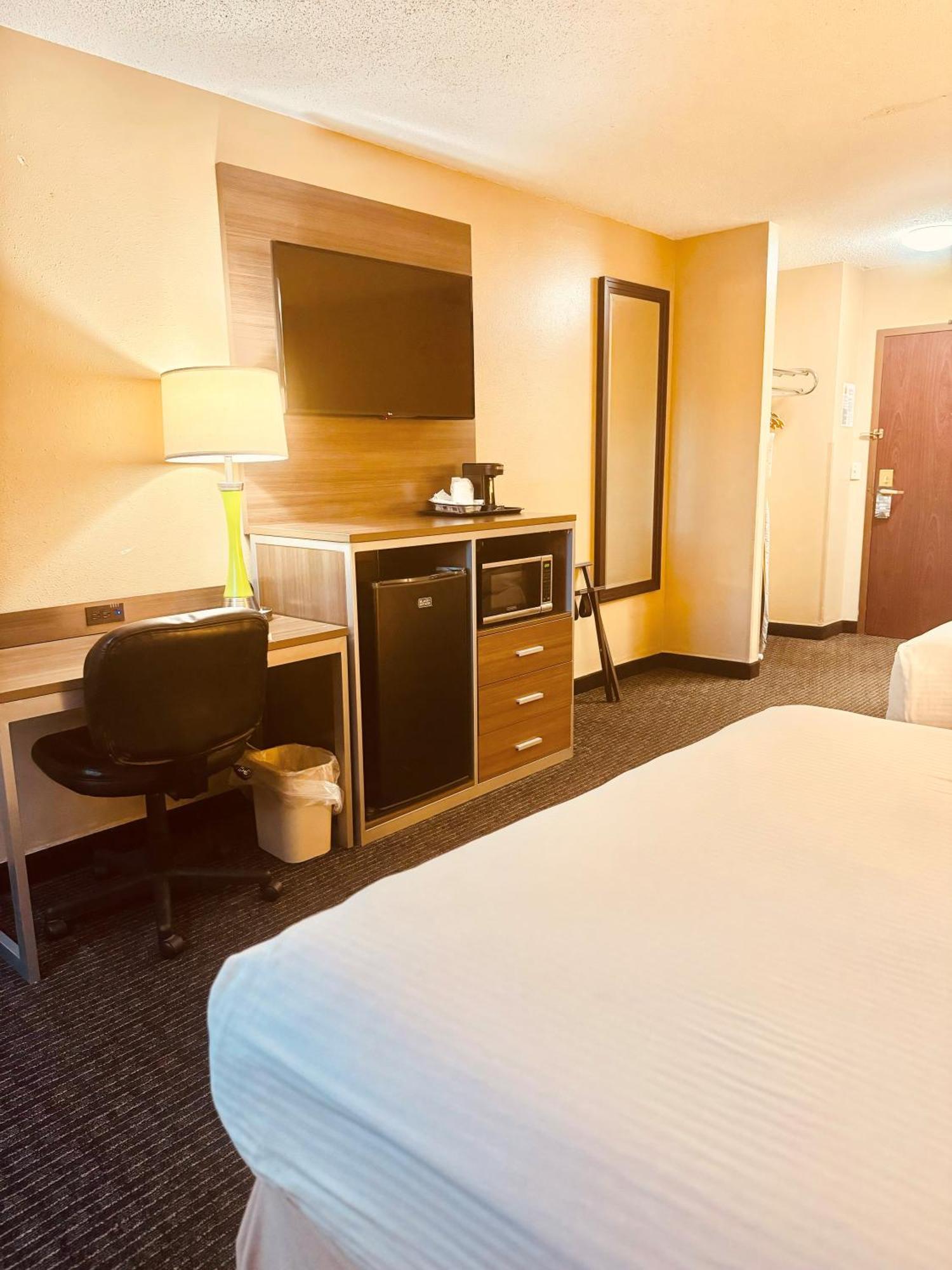 Super 8 By Wyndham St Charles Hotel Saint Charles Eksteriør billede