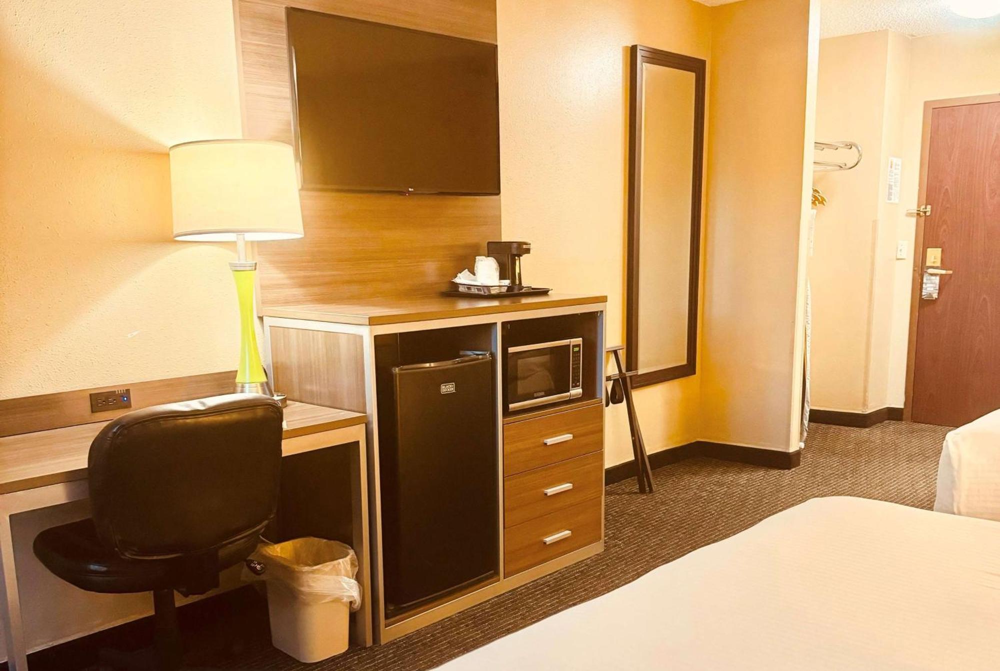 Super 8 By Wyndham St Charles Hotel Saint Charles Eksteriør billede